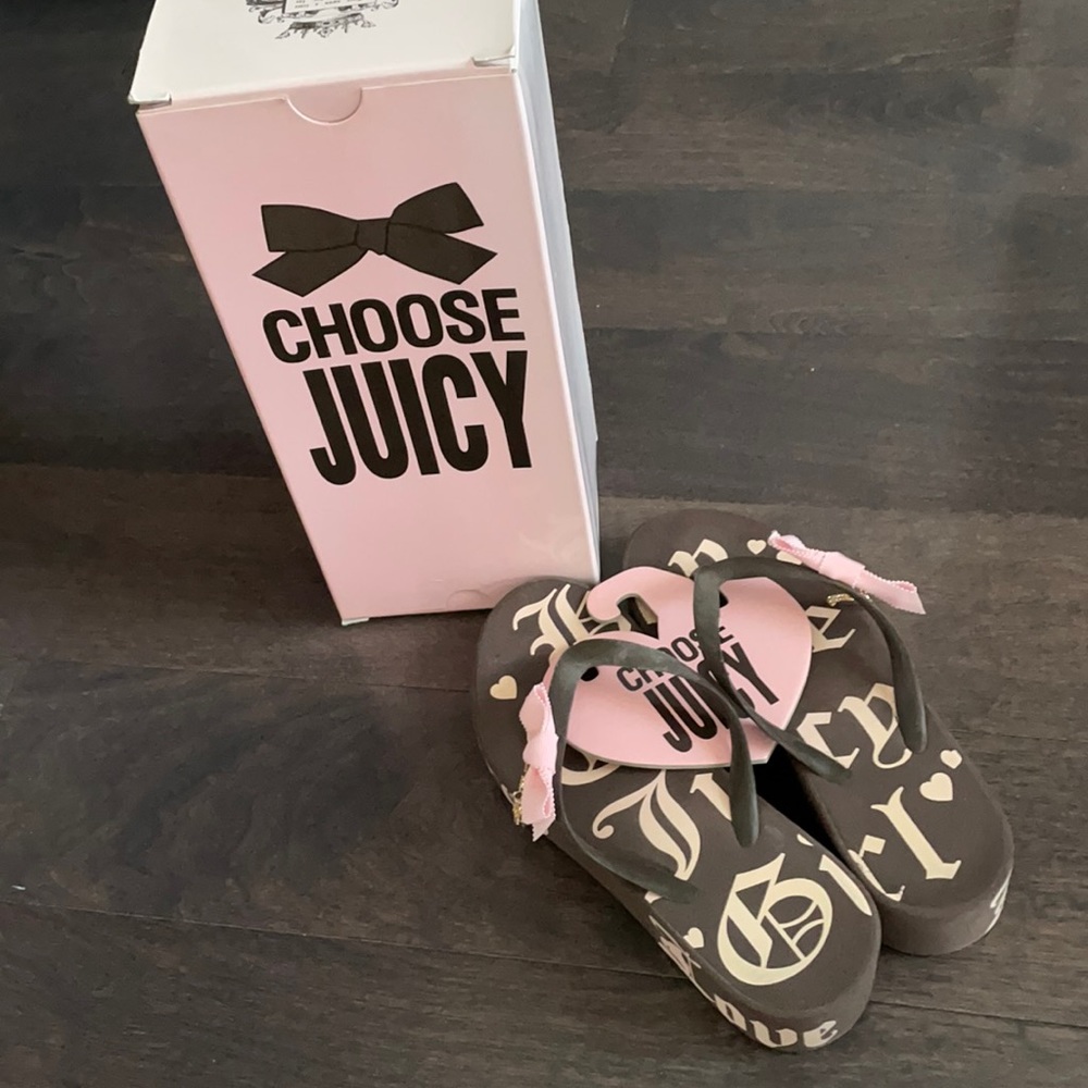 Juicy Couture Rubber Flip Flops